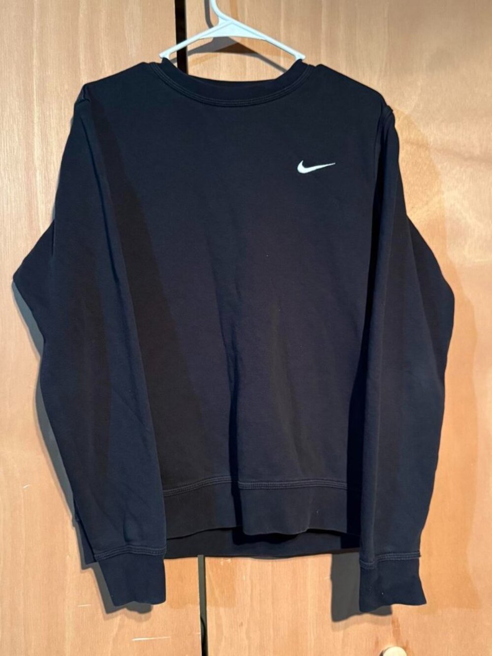 MENS SIZE MEDIUM NIKE CREW NECK BLACK